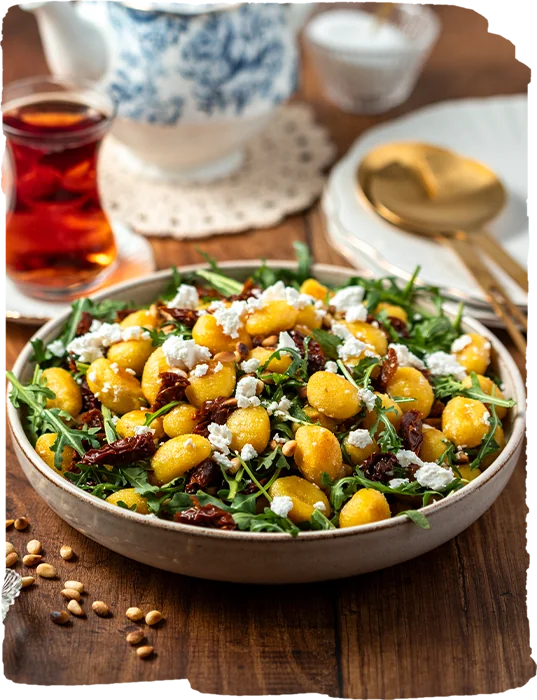 Peynirli Ilık Gnocchi Salatası